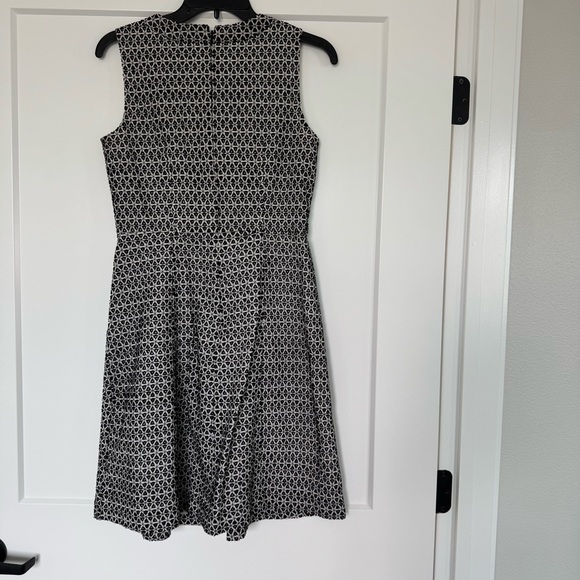 J.Crew Black & White Geometric Print Sleeveless – Size 4 – 100% Cotton - Picture 8 of 12